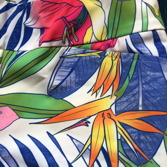 IBKUL Size 8 shorts - pull on - Picture 3 of 5